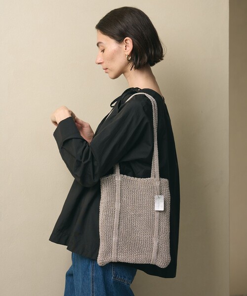 BEAUTY&YOUTH UNITED ARROWS（ビューティーアンドユースユナイテッドアローズ）の「リボンタイ ノーカラーブラウス（その他トップス・レディース・ホワイト/ブラック/オリーブ・FREE）」の13枚目の写真