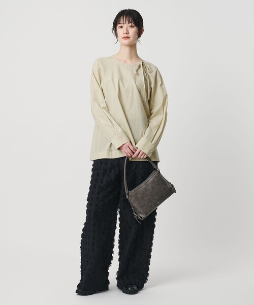BEAUTY&YOUTH UNITED ARROWS（ビューティーアンドユースユナイテッドアローズ）の「リボンタイ ノーカラーブラウス（その他トップス・レディース・ホワイト/ブラック/オリーブ・FREE）」の17枚目の写真