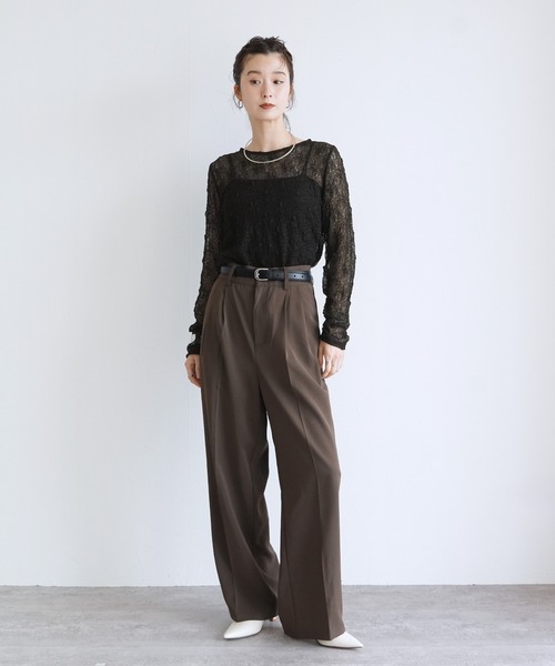 Yeoun(ヨウン)の「袖ギャザーフラワーレーストップス(その他トップス・レディース・アイボリー/ブラック/グレイッシュベージュ/サックスブルー・M)」の14枚目の写真