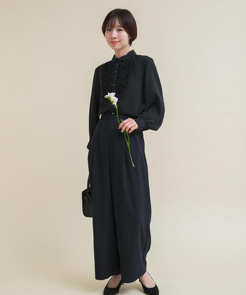 URBAN RESEARCH ROSSO WOMEN（アーバンリサーチ　ロッソ）の「『WEB/一部店舗限定』フロントレース切替ブラウス（シャツ/ブラウス・レディース・ブラック/オフホワイト・FREE）」の12枚目の写真