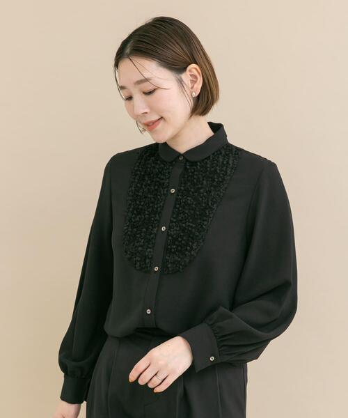 URBAN RESEARCH ROSSO WOMEN（アーバンリサーチ　ロッソ）の「『WEB/一部店舗限定』フロントレース切替ブラウス（シャツ/ブラウス・レディース・ブラック/オフホワイト・FREE）」の14枚目の写真