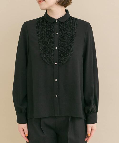 URBAN RESEARCH ROSSO WOMEN（アーバンリサーチ　ロッソ）の「『WEB/一部店舗限定』フロントレース切替ブラウス（シャツ/ブラウス・レディース・ブラック/オフホワイト・FREE）」の17枚目の写真