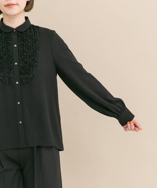 URBAN RESEARCH ROSSO WOMEN（アーバンリサーチ　ロッソ）の「『WEB/一部店舗限定』フロントレース切替ブラウス（シャツ/ブラウス・レディース・ブラック/オフホワイト・FREE）」の20枚目の写真