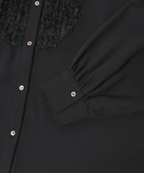 URBAN RESEARCH ROSSO WOMEN（アーバンリサーチ　ロッソ）の「『WEB/一部店舗限定』フロントレース切替ブラウス（シャツ/ブラウス・レディース・ブラック/オフホワイト・FREE）」の22枚目の写真