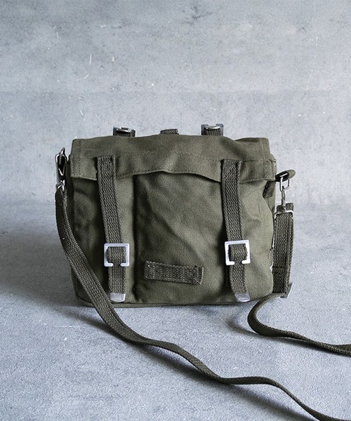 8(eight)(エイト)の「ドイツコンバットバッグ(ショルダーバッグ・メンズ・オリーブ・FREE)」の3枚目の写真