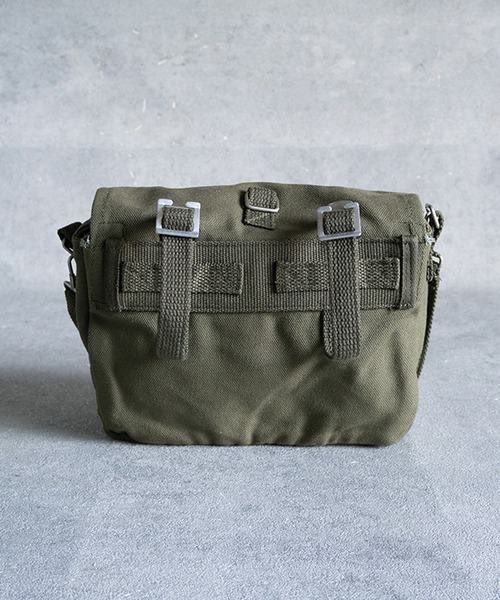 8(eight)(エイト)の「ドイツコンバットバッグ(ショルダーバッグ・メンズ・オリーブ・FREE)」の4枚目の写真