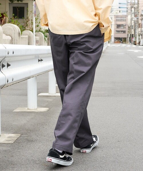 RED KAP(レッドキャップ)の「REDKAP(レッドキャップ)別注ワイドチノパンツ(チノパンツ・メンズ・ベージュ/ダークグレー/ブラック・S/L/M)」の16枚目の写真