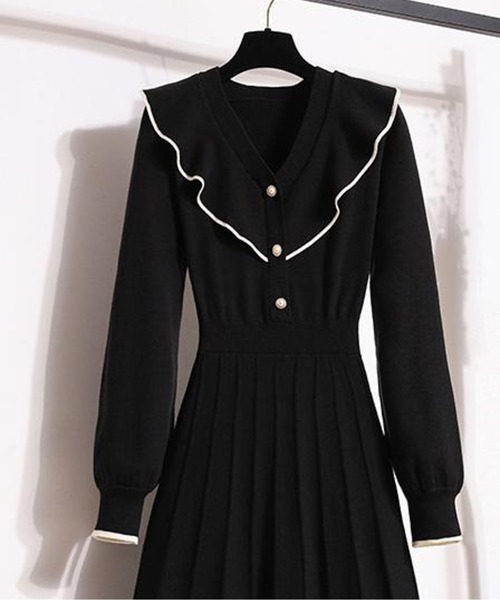 LUCPY（ラクピー）の「配色フリルVネック プリーツニットワンピース（ワンピース・レディース・ブラック・SMALL/MEDIUM/LARGE）」の4枚目の写真