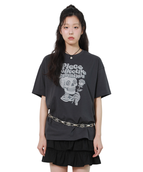PIECEMAKER(ピースメーカー)の「VINTAGE ROSE N SKULL TEE (CHARCOAL)(Tシャツ/カットソー・レディース・その他・M/L)」の1枚目の写真