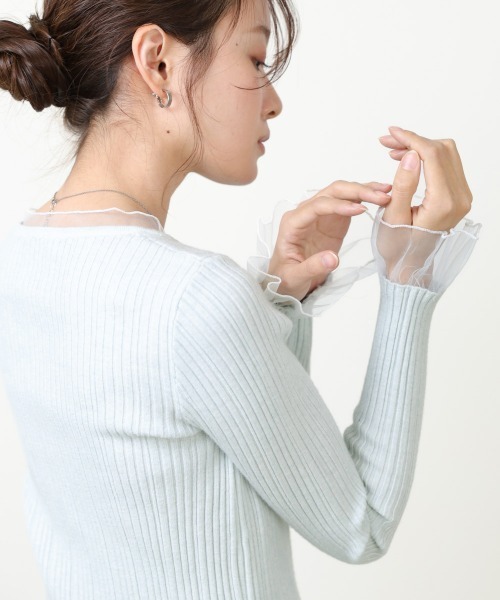 Bab（バブ）の「フリル切替リブニットトップス（Tシャツ/カットソー・レディース・ブラック/オフホワイト/チャコールグレー/ブルー・FREE）」の4枚目の写真