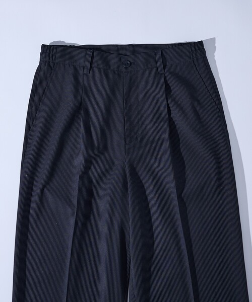 ABAHOUSE（アバハウス）の「ピンストライプ ワイドストレート イージースラックス / ワイドパンツ（スラックス・メンズ・グレー/ネイビー/ダークネイビー・48/46/44）」の9枚目の写真