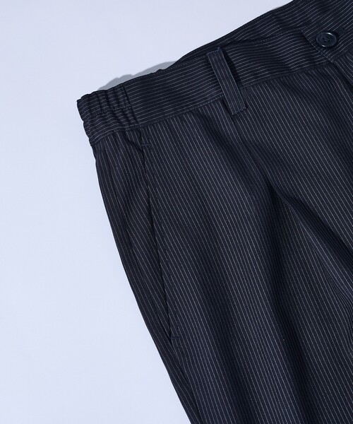 ABAHOUSE（アバハウス）の「ピンストライプ ワイドストレート イージースラックス / ワイドパンツ（スラックス・メンズ・グレー/ネイビー/ダークネイビー・48/46/44）」の10枚目の写真
