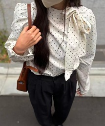 mebole（メボレ）の「スカーフネックドットブラウス（シャツ/ブラウス）」