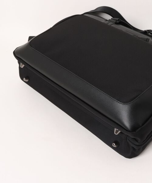 ZERO HALLIBURTON(ゼロハリバートン)の「ビジネスバッグ ZEST3 11L A4サイズ 14インチPC 1気室 81733(ビジネスバッグ・メンズ・ブルーグレー/ブラック・FREE)」の4枚目の写真