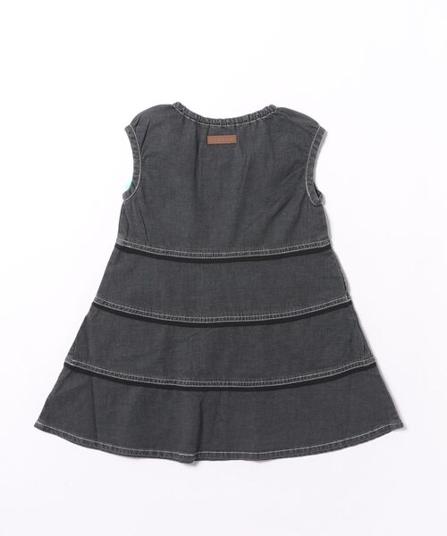 HAKKA KIDS（ハッカキッズ）の「4．5オンスストレッチデニムジャンパースカート（ジャンパースカート・キッズ・ブラック/ネイビー・120cm/100cm/110cm/130cm）」の3枚目の写真