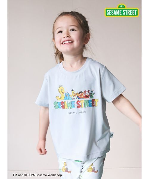 gelato pique（ジェラートピケ）の「【SESAME STREET】【KIDS】ワンポイントTシャツ（ルームウェア/パジャマ・キッズ・オフホワイト/グレー・90/100/110/120）」の2枚目の写真