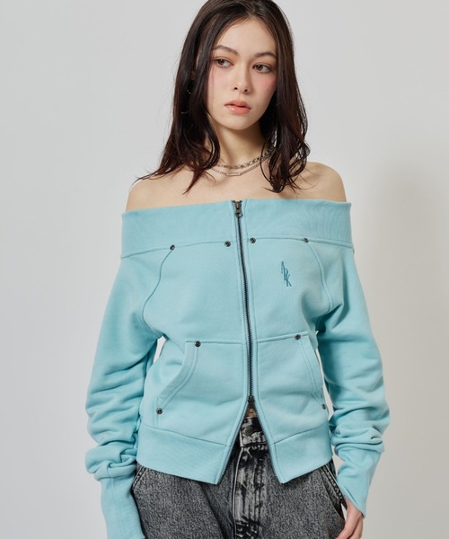 atmos pink（アトモスピンク）の「atmos pink Off-shoulder Sweat Zip-up / アトモスピンク オフショルダー スウェット ジップアップ（スウェット・レディース・ブルー/グレー・FREE）」の3枚目の写真