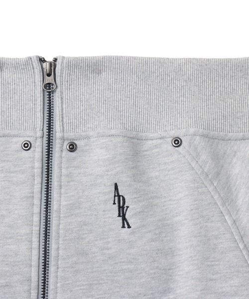 atmos pink（アトモスピンク）の「atmos pink Off-shoulder Sweat Zip-up / アトモスピンク オフショルダー スウェット ジップアップ（スウェット・レディース・ブルー/グレー・FREE）」の14枚目の写真