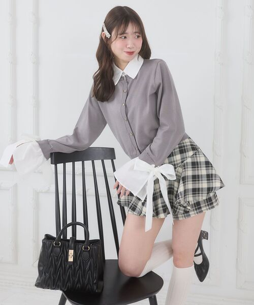 MAJESTIC LEGON（マジェスティックレゴン）の「リボンスリーブシャツ襟カーデ（カーディガン/ボレロ・レディース・アイボリー/ネイビー/ブラック系その他/グレー・MEDIUM）」の3枚目の写真