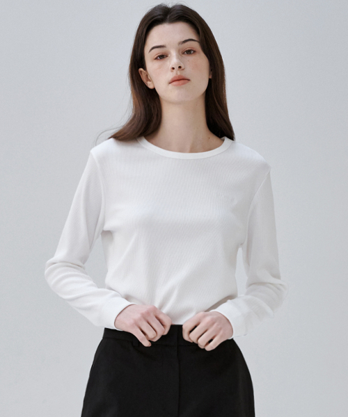 MALOUPE(マロップ)の「5116 リブスリムTシャツ (ホワイト)(Tシャツ/カットソー・レディース・その他・FREE)」の2枚目の写真