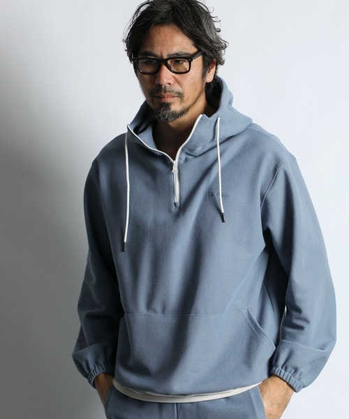 The DUFFER of ST.GEORGE(ザダファーオブセントジョージ)の「KNIT-LIKE RUSSELL PULLOVER HOODIE:セットアップ対応 ニットライク ラッセル プルオーバー フーディー(パーカー・メンズ・ネイビー/ライトブルー・X-LARGE/LARGE/MEDIUM/SMALL)」の3枚目の写真