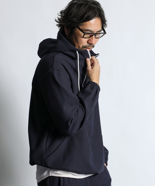 The DUFFER of ST.GEORGE(ザダファーオブセントジョージ)の「KNIT-LIKE RUSSELL PULLOVER HOODIE:セットアップ対応 ニットライク ラッセル プルオーバー フーディー(パーカー・メンズ・ネイビー/ライトブルー・X-LARGE/LARGE/MEDIUM/SMALL)」の5枚目の写真