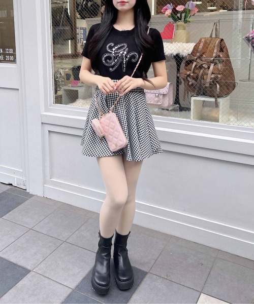 INGNI(イング)の「イニシャルビジューロゴ半袖リブニット(ニット/セーター・レディース・サックスブルー/ブラック/オフホワイト/ピンク・M)」の11枚目の写真