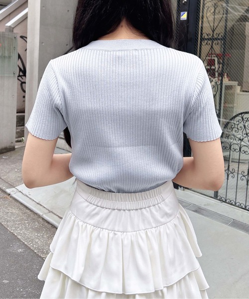 INGNI(イング)の「イニシャルビジューロゴ半袖リブニット(ニット/セーター・レディース・サックスブルー/ブラック/オフホワイト/ピンク・M)」の16枚目の写真