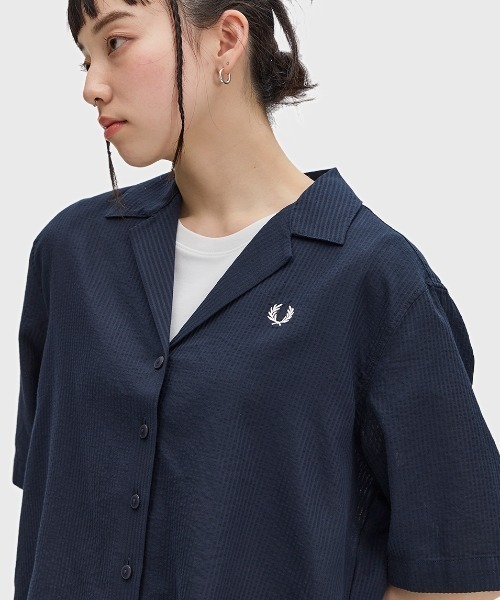 FRED PERRY（フレッドペリー）の「Sheer Stripe Shirt／シアーストライプシャツ（シャツ/ブラウス・レディース・ネイビー・10）」の3枚目の写真