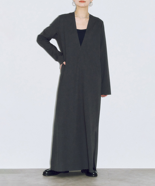 CITYSHOP(シティーショップ)の「《追加2》V NECK LEAN DRESS:ワンピース(ワンピース・レディース・ブラック/チャコールグレー・36/38)」の2枚目の写真