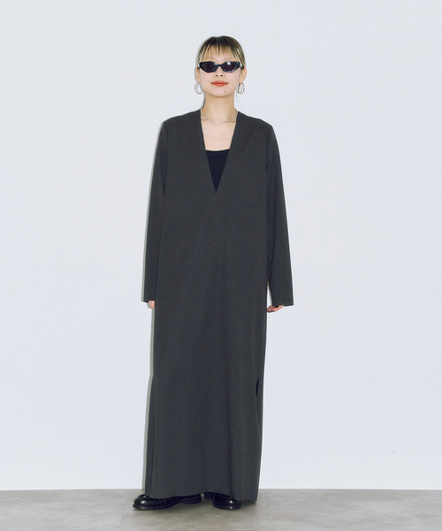 CITYSHOP(シティーショップ)の「《追加2》V NECK LEAN DRESS:ワンピース(ワンピース・レディース・ブラック/チャコールグレー・36/38)」の18枚目の写真