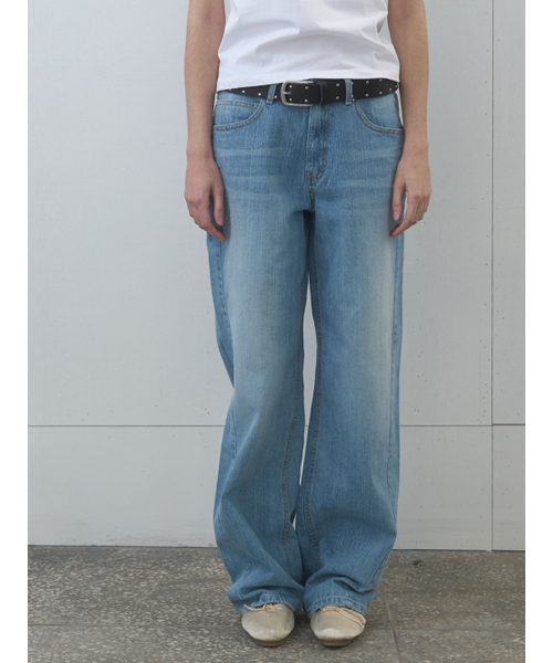 Kijun(キジュン)の「Washed Relaxed Fit Jeans Blue(デニムパンツ・レディース・その他・SMALL/MEDIUM)」の3枚目の写真