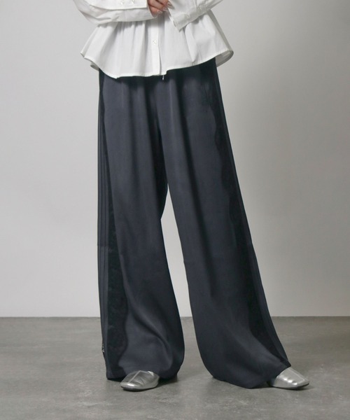 NYLAUS(ナイラス)の「【SG】サテンライク サイドレース ワイドパンツ(その他パンツ・レディース・ブラック/チャコールグレー・M)」の14枚目の写真