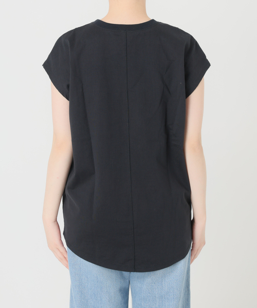 IENA(イエナ)の「《新色あり/追加8》ラウンドテールプルオーバー(Tシャツ/カットソー・レディース・レッド/ホワイト/ブラウン系その他/ブラック・FREE)」の9枚目の写真
