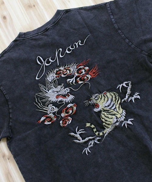 AVIREX(アヴィレックス)の「SOUVENIR T-SHIRT 'TIGER & DRAGON'(Tシャツ/カットソー・メンズ・ネイビー/ブラック/ホワイト・XXL/XL/L/M)」の11枚目の写真