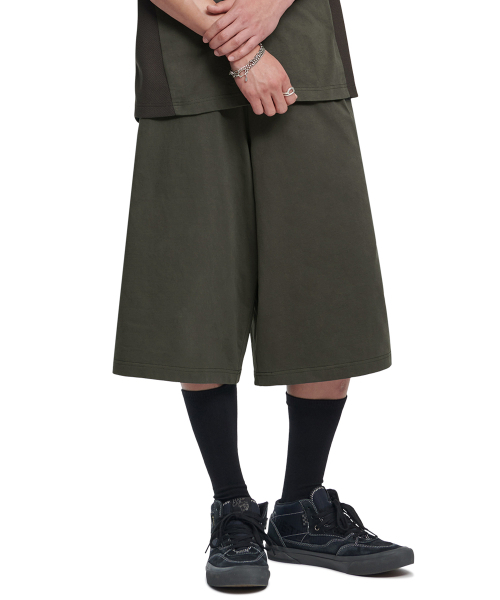 NOMANUAL(NOMANUAL)の「W.B BERMUDA SWEATPANTS - CHARCOAL(その他パンツ・レディース・その他・MEDIUM/LARGE/X-LARGE)」の1枚目の写真