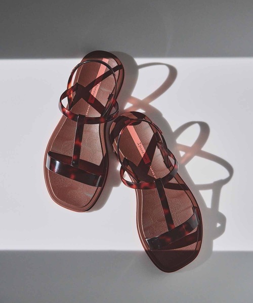 IPANEMA(イパネマ)の「Ipanema / “GLOW TRENDY SAND” サンダル(サンダル・レディース・ブラック系/ブラック×シルバー/ベージュ系/ブラウン系・38/37/36/35/34)」の2枚目の写真