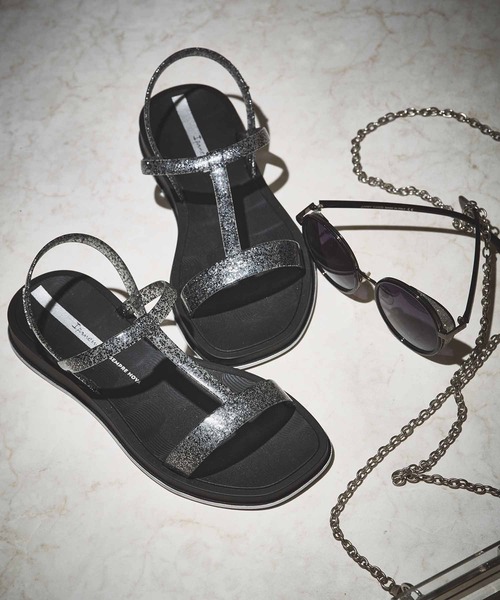 IPANEMA(イパネマ)の「Ipanema / “GLOW TRENDY SAND” サンダル(サンダル・レディース・ブラック系/ブラック×シルバー/ベージュ系/ブラウン系・38/37/36/35/34)」の1枚目の写真