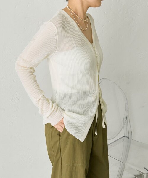 ear PAPILLONNER(イアパピヨネ)の「《uchida企画》Vネックリブカーディガン【SUM1 STYLE(スミスタイル)】(カーディガン/ボレロ・レディース・レッド/ホワイト/ブラック/ブルー系その他・FREE)」の16枚目の写真