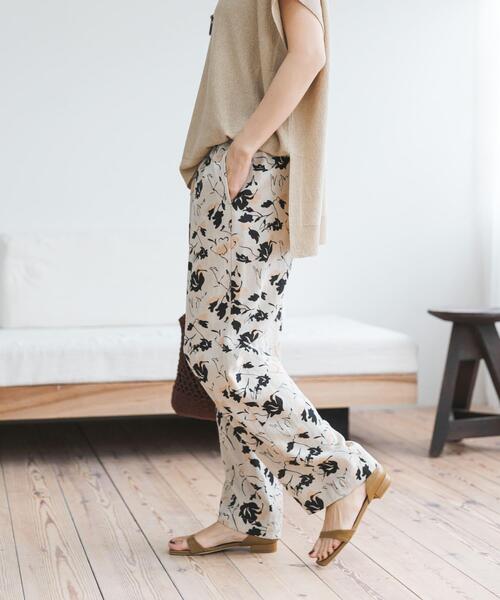 URBAN RESEARCH DOORS（アーバンリサーチドアーズ）の「『WEB限定カラー』リネンリヨセルプリントイージーパンツ（その他パンツ・レディース・ナチュラル/ベージュ系その他/ブラック・FREE）」の7枚目の写真
