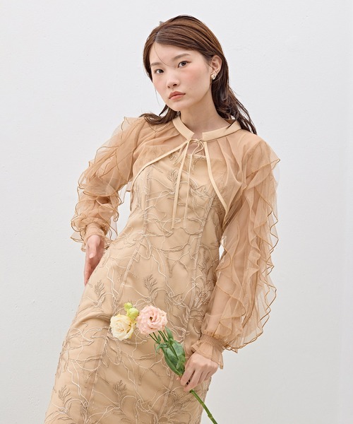 Kana(カナ)の「刺繍レースボリュームIラインドレスセットアップ パーティー 結婚式 お呼ばれ オケージョン(ドレス・レディース・ライトグレー/ブラック/ベージュ・M)」の3枚目の写真