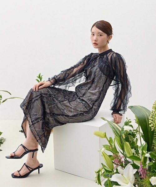 Kana(カナ)の「刺繍レースボリュームIラインドレスセットアップ パーティー 結婚式 お呼ばれ オケージョン(ドレス・レディース・ライトグレー/ブラック/ベージュ・M)」の4枚目の写真