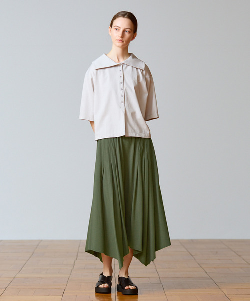 LOGEMENT DE CLAIRE(ロジュモンドクレール)の「【LOURMARIN】ビックカラープルオーバー(Tシャツ/カットソー・レディース・ブラック/ライトグレー/ブラウン/オフホワイト・FREE)」の18枚目の写真