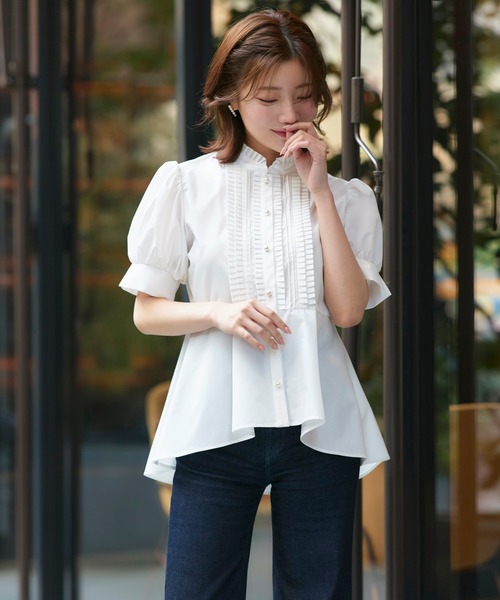 RUIRUE BOUTIQUE（ルイルエブティック）の「洗える ｜ プリーツ スタンドカラー ・ ドレス オーバーブラウス ｜ トップス・ブラウス・シャツ・半袖ブラウス・きれいめブラウス・オフィスカジュアルブラウス・シャツブラウス（シャツ/ブラウス・レディース・ホワイト/ネイビー/ブラック・L/M/S）」の7枚目の写真