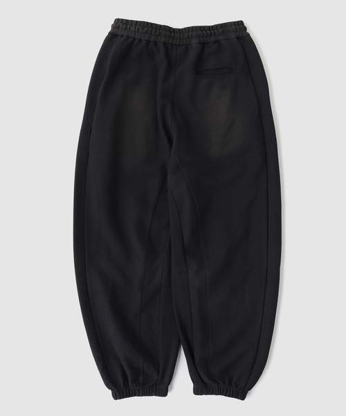 JIAN YE(ジェンイェ)の「JIAN YE / ジェンイェ GWAI SWT PANTS(スウェットパンツ・メンズ・ブラック・MEDIUM)」の2枚目の写真