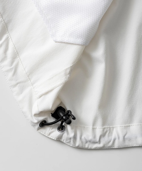 +phenix（プラスフェニックス）の「【+phenix / プラスフェニックス】AIRFLOW HOODED JACKET　撥水機能　Aerapix採用　ナイロンジャケット（ブルゾン・メンズ・ブラック・MEDIUM/LARGE/X-LARGE）」の14枚目の写真