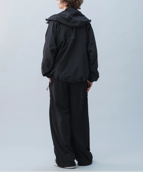 +phenix（プラスフェニックス）の「【+phenix / プラスフェニックス】AIRFLOW HOODED JACKET　撥水機能　Aerapix採用　ナイロンジャケット（ブルゾン・メンズ・ブラック・MEDIUM/LARGE/X-LARGE）」の4枚目の写真