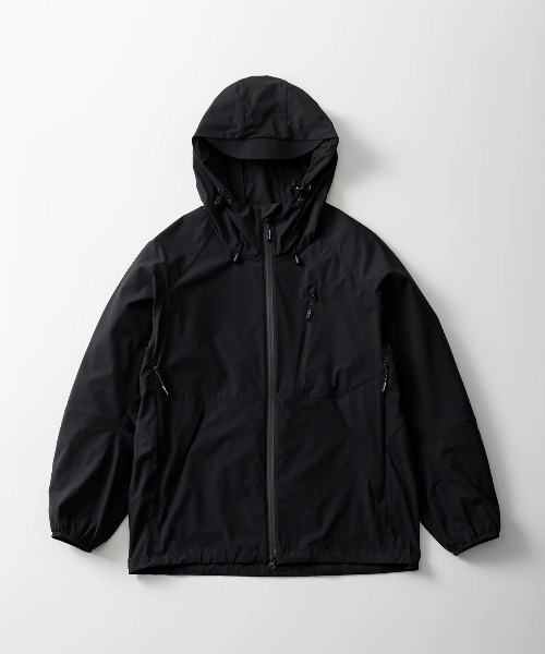 +phenix（プラスフェニックス）の「【+phenix / プラスフェニックス】AIRFLOW HOODED JACKET　撥水機能　Aerapix採用　ナイロンジャケット（ブルゾン・メンズ・ブラック・MEDIUM/LARGE/X-LARGE）」の10枚目の写真