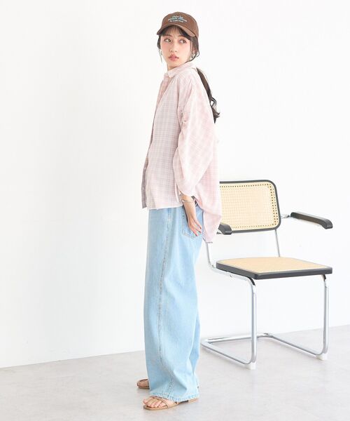 earth music&ecology(アースミュージックアンドエコロジー)の「シャーリングスリーブチェックシャツ(シャツ/ブラウス・レディース・ライトベージュ/ピンク/グレー・FREE)」の19枚目の写真