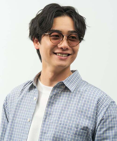 UNITED ARROWS(ユナイテッドアローズ)の「【WEB限定】Zoff|UNITED ARROWS ユナイテッドアローズ ボストン型 調光サングラス|クラウンパント メタル カラーレンズ 太縁フレーム おしゃれ 調光 紫外線で色が変わる 紫外線対策 UVカット ユニセックス(サングラス・レディース・ブラック系5/ブラウン・FREE)」の20枚目の写真